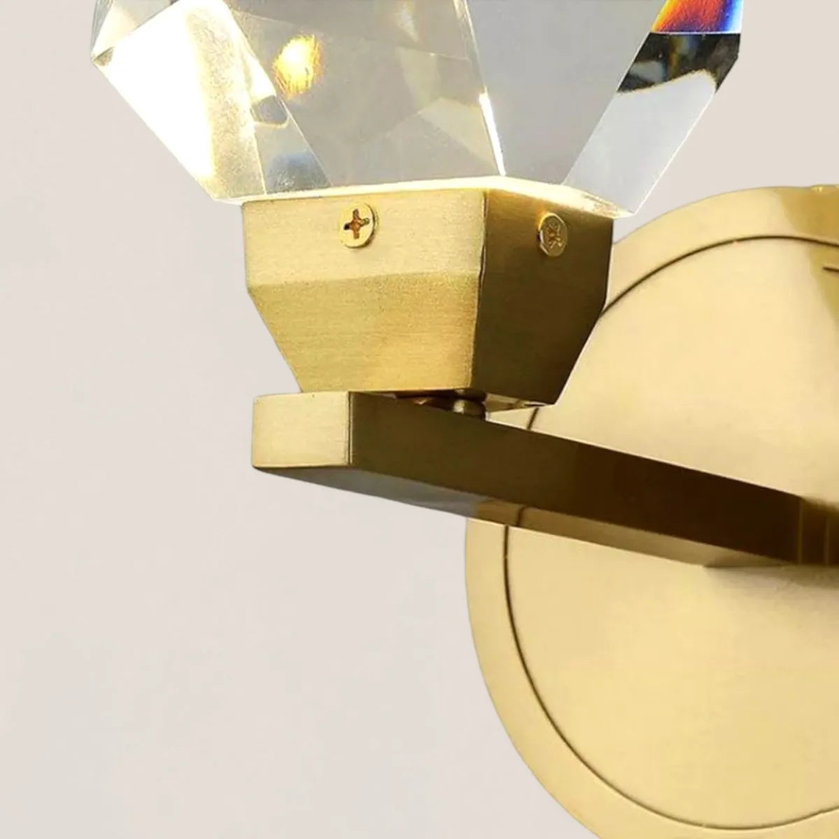 VASELAMPS - Faceted Crystal Prisms Short Wall Sconce